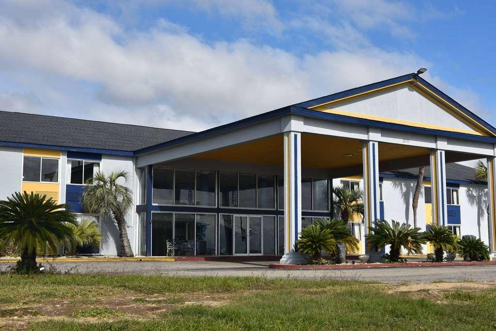 Biloxi Beach Hotel Exterior foto