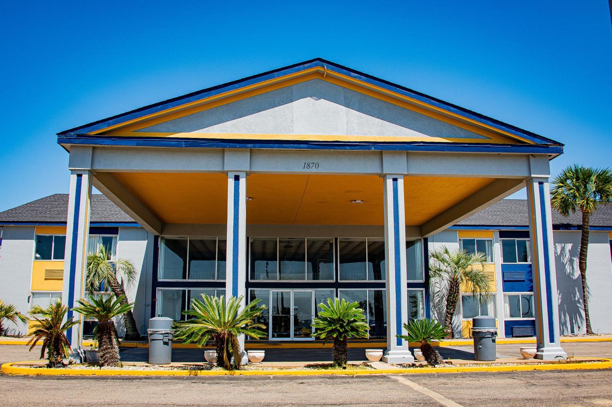 Biloxi Beach Hotel Exterior foto