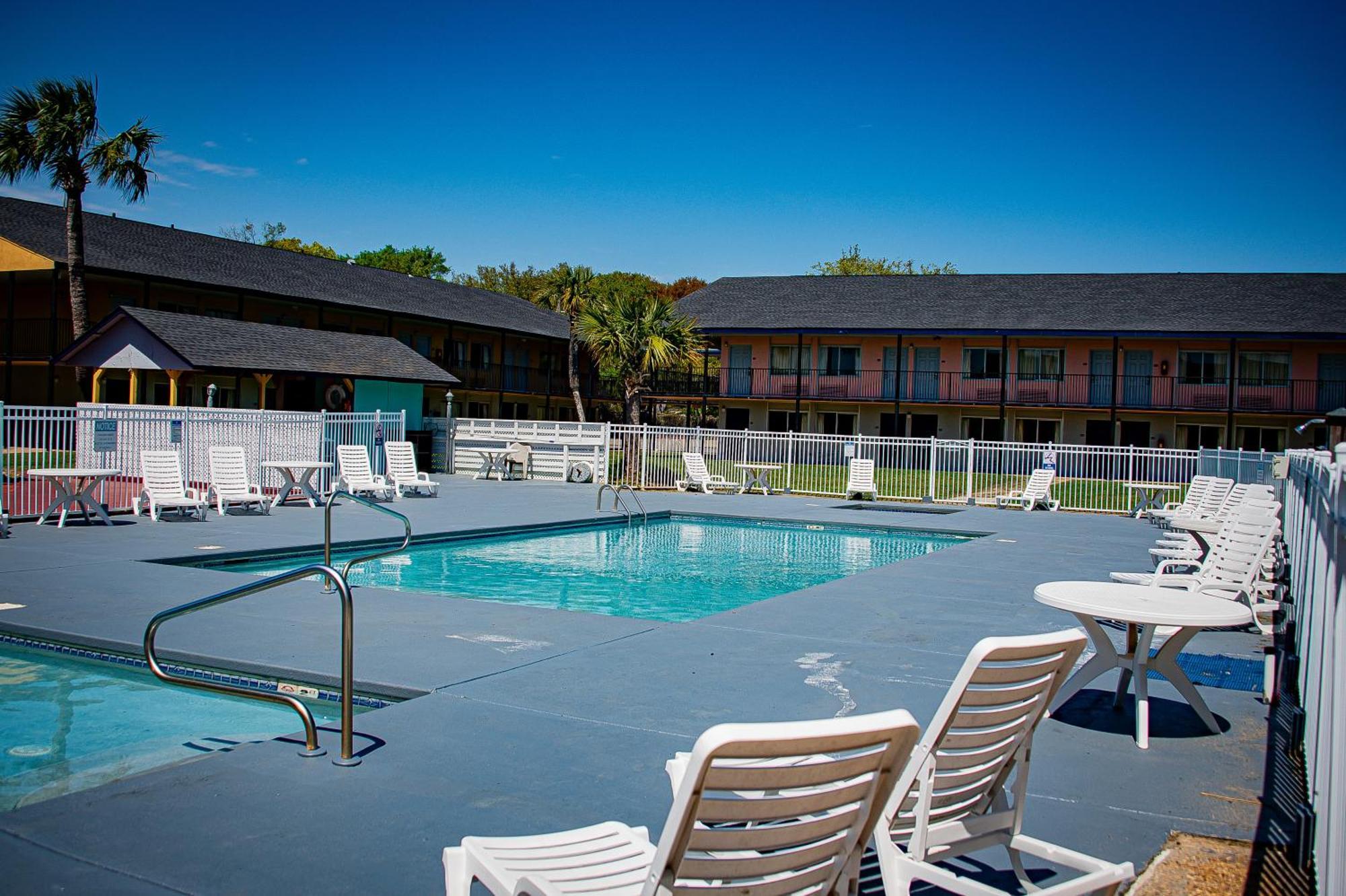 Biloxi Beach Hotel Exterior foto