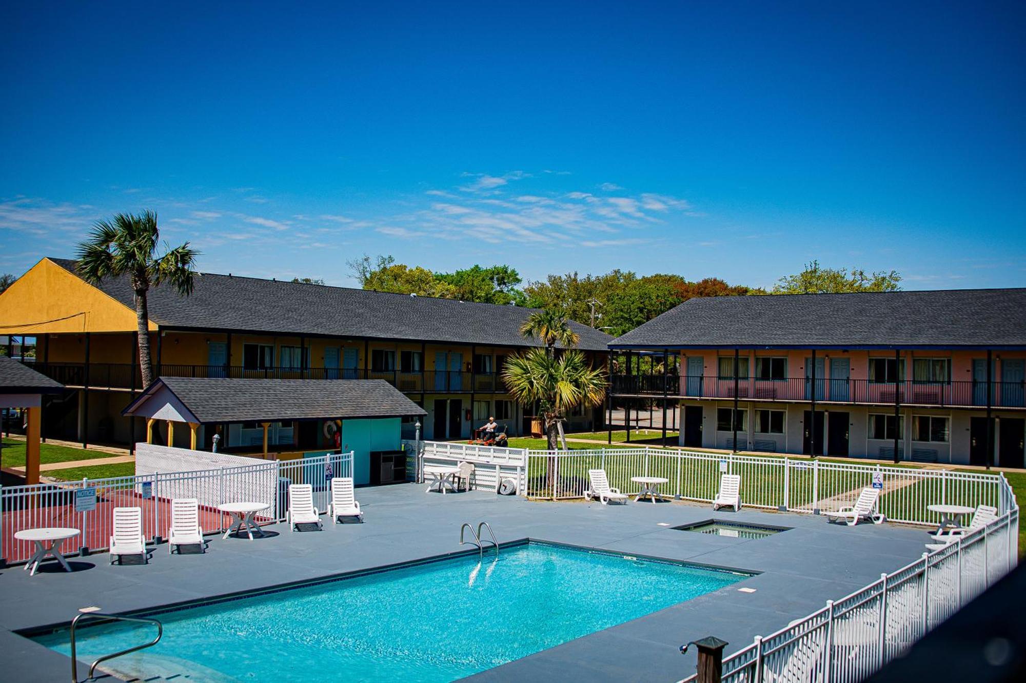 Biloxi Beach Hotel Exterior foto